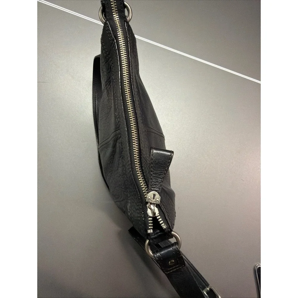 Fossil‎ Maddox Black Pebbled Leather Zipper Closure Bucket Crossbody Purse Bag